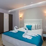 Couette-café Patiras Deluxe 4*