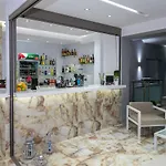 Patiras Deluxe Couette-café