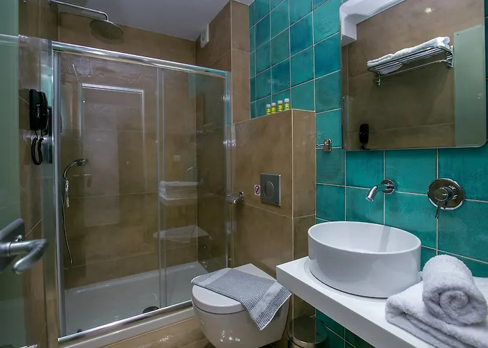 Patiras Deluxe Oda ve Kahvaltı 4*